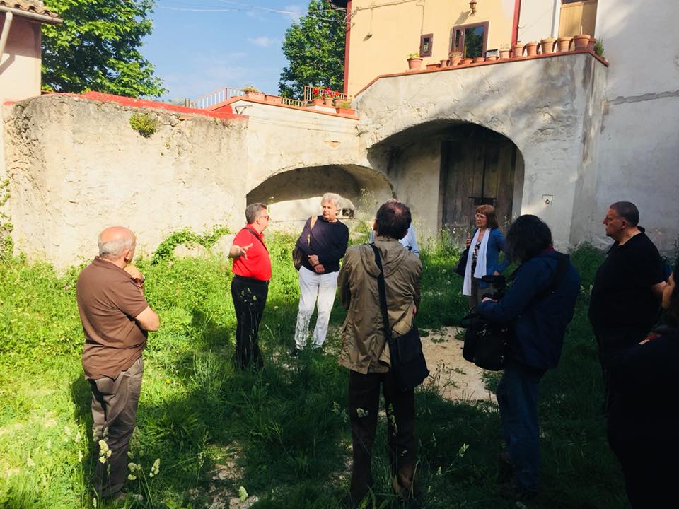 Nel luogo dove sorgeva la Taverna Jacobelli a san Lupo, dove prese il via l'insurrezione del Matese guidata da Carlo Cafiero e Errico Malatesta