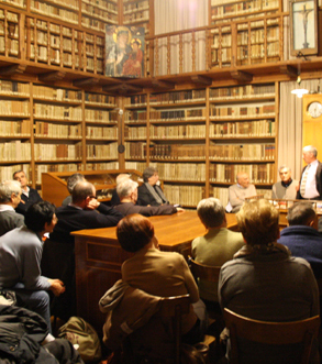 Con Nuseibeh, nella Biblioteca francescana