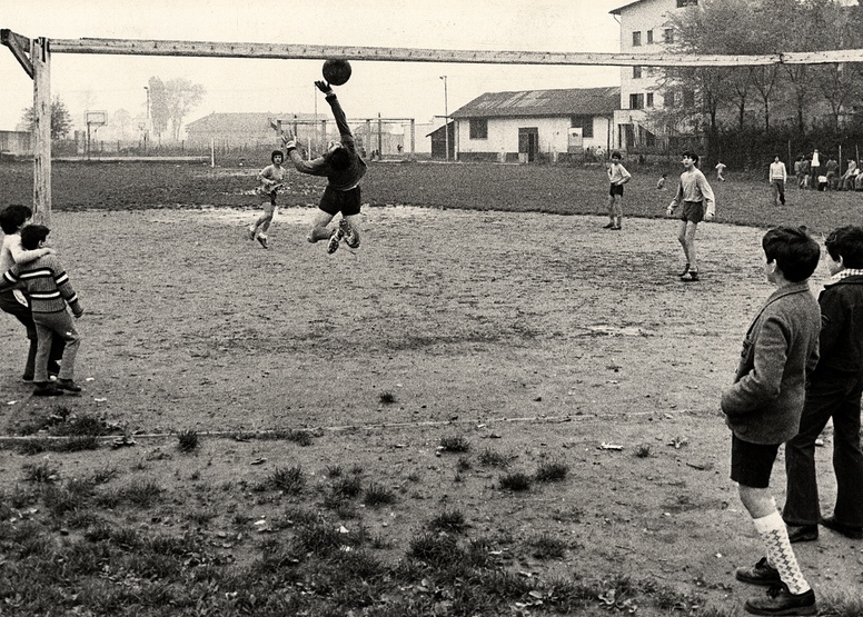 Campo di periferia negli anni cinquanta