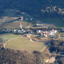 il paese di Cornaiano visto dal Renon