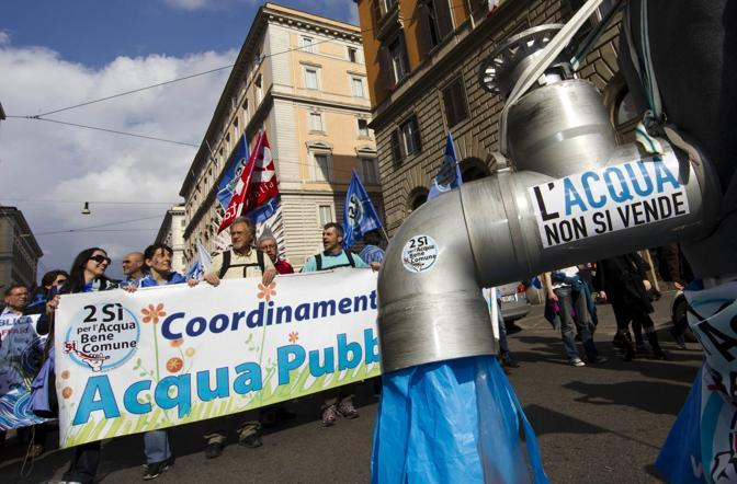 manifestazione per l'acqua bene comune