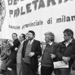 Guido Pollice (con i giornali sottobraccio) in una manifestazione con Massimo Gorla, Emilio Molinari e altri