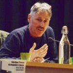 Maurizio Dematteis in una rtecente presentazione di Inverno liquido